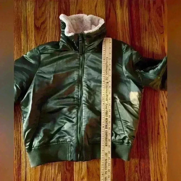 GAP - Women’s satin bomber jacket with pink fleece lining. Size small - Picture 7 of 11